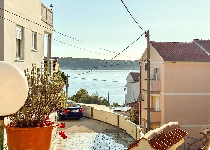 2 Bedroom Awesome In Rab Apartman