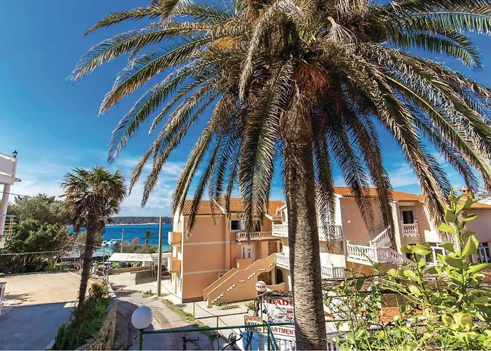 2 Bedroom Awesome In Rab *