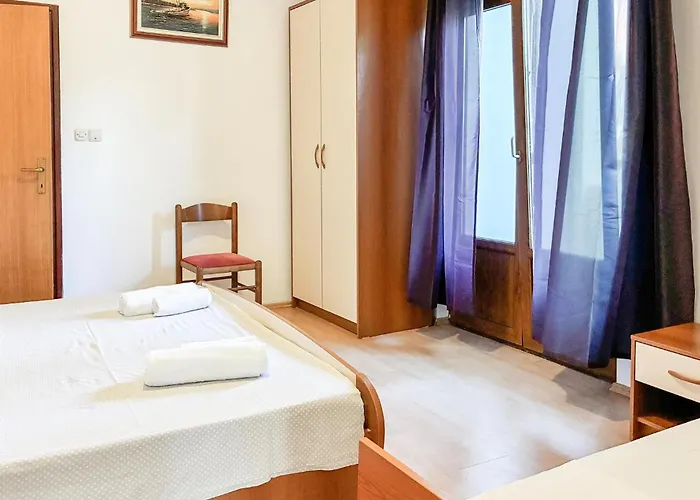 2 Bedroom Awesome In Rab *