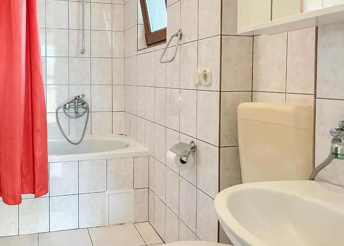 2 Bedroom Awesome In Rab