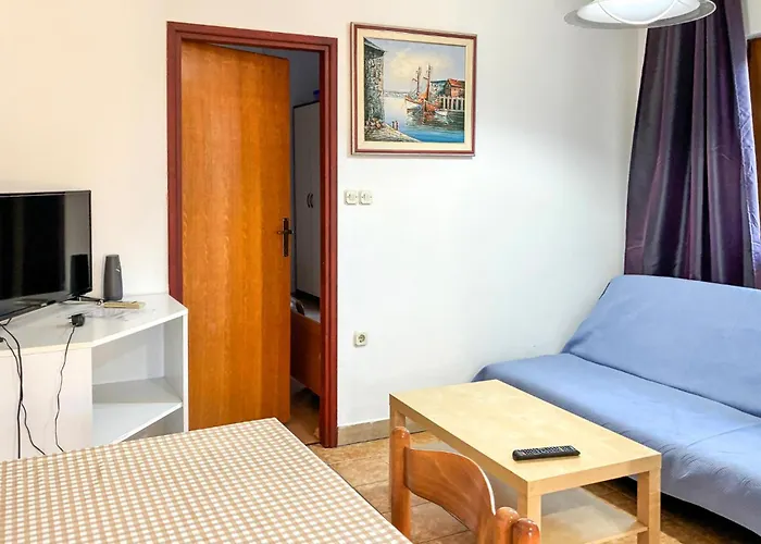 2 Bedroom Awesome In Rab *