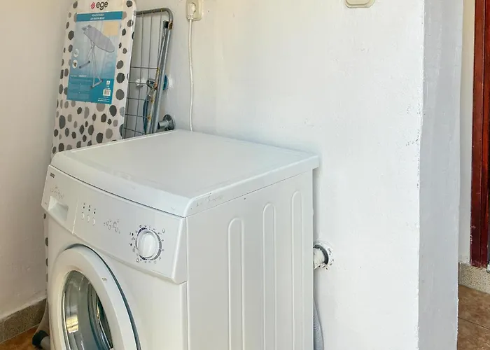 Apartment 2 Bedroom Awesome In Rab *